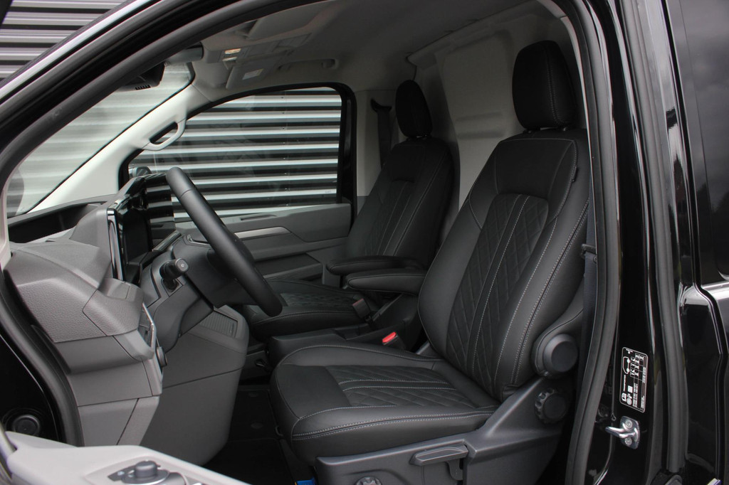 Volkswagen Transporter 2.0 TDI L2H1 BULLI 150PK DSG FULL BLACK / DRIVER ASSISTANCE / 2-ZITS / MY2024 / CAMERA / ADAP.CRUISE / FUL 12