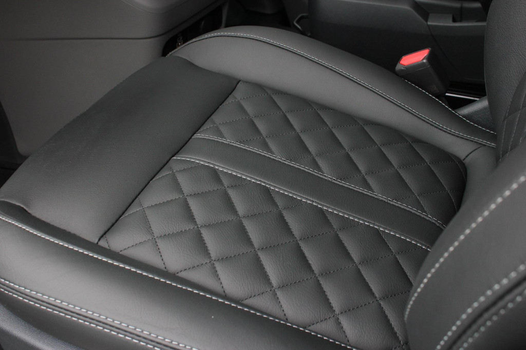 Volkswagen Transporter 2.0 TDI L2H1 BULLI 150PK DSG FULL BLACK / DRIVER ASSISTANCE / 2-ZITS / MY2024 / CAMERA / ADAP.CRUISE / FUL 21