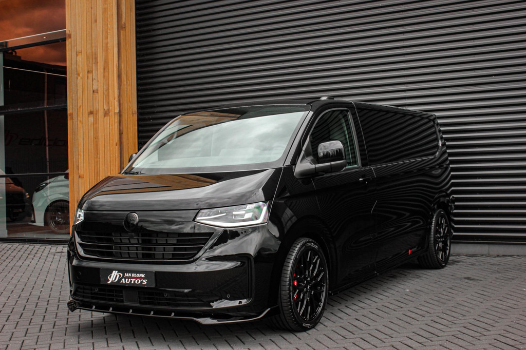 Volkswagen Transporter 2.0 TDI L2H1 BULLI 150PK DSG FULL BLACK / DRIVER ASSISTANCE / 2-ZITS / MY2024 / CAMERA / ADAP.CRUISE / FUL 8