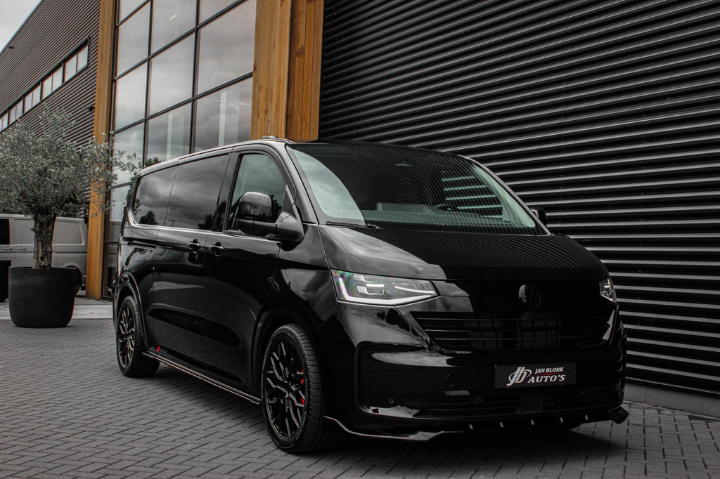 Volkswagen Transporter 2.0 TDI L2H1 BULLI 150PK DSG FULL BLACK / DRIVER ASSISTANCE / 2-ZITS / MY2024 / CAMERA / ADAP.CRUISE / FUL 9