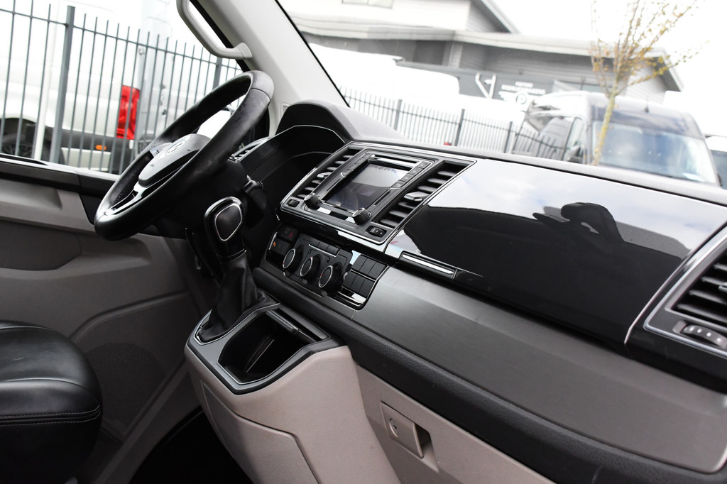 Volkswagen Transporter 2.0 TDI L2H1 Black Edition Highline Adaptieve Cruise, Camera, Carplay, Leder, Trekhaak, Sensoren, 150pk, Automaat, Uniek! 12