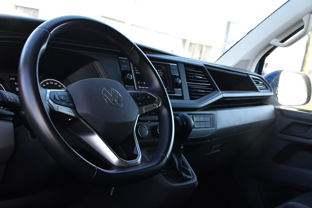 Volkswagen Transporter 2.0 TDI L2H1 Bulli Edition Adaptieve Cruise, Camera, Carplay, LED, Stoelverwarming, Trekhaak, Multimedia, 150pk, Automaat, Standkachel, Uniek! 12