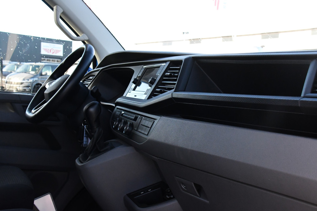 Volkswagen Transporter 2.0 TDI L2H1 Bulli Edition Adaptieve Cruise, Camera, Carplay, LED, Stoelverwarming, Trekhaak, Multimedia, 150pk, Automaat, Standkachel, Uniek! 13