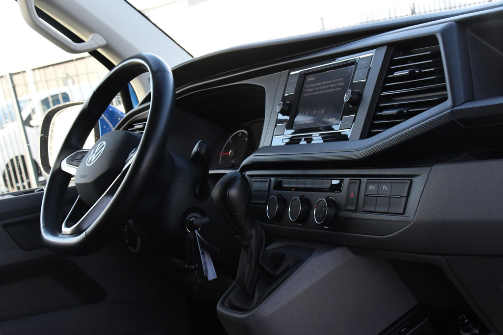Volkswagen Transporter 2.0 TDI L2H1 Bulli Edition Adaptieve Cruise, Camera, Carplay, LED, Stoelverwarming, Trekhaak, Multimedia, 150pk, Automaat, Standkachel, Uniek! 14
