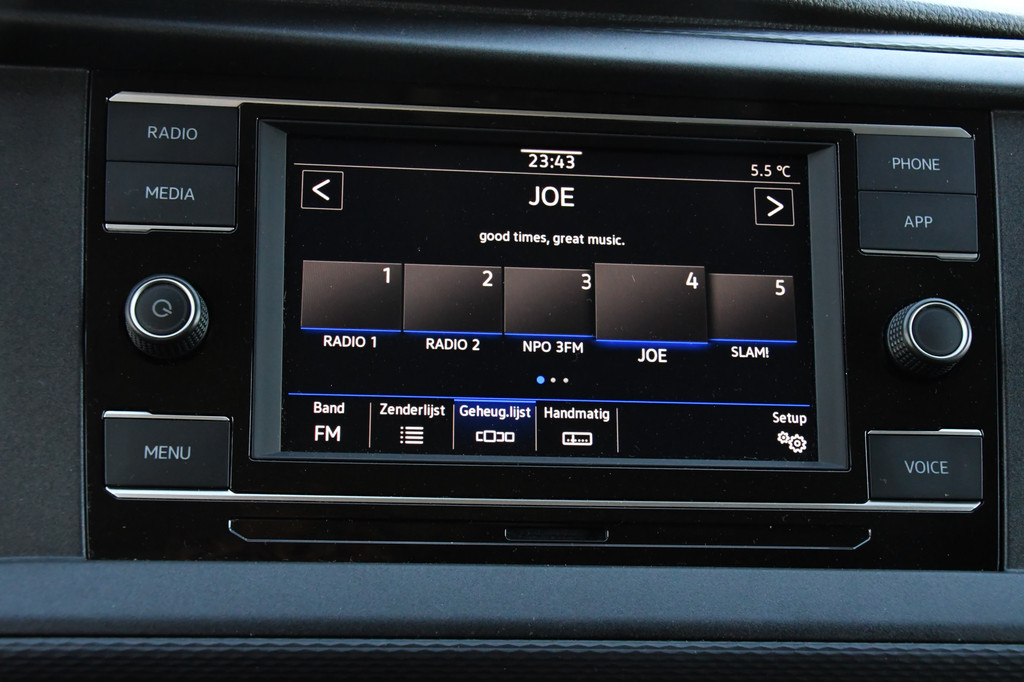 Volkswagen Transporter 2.0 TDI L2H1 Bulli Edition Adaptieve Cruise, Camera, Carplay, LED, Stoelverwarming, Trekhaak, Multimedia, 150pk, Automaat, Standkachel, Uniek! 18