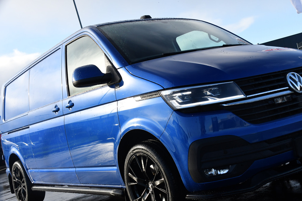 Volkswagen Transporter 2.0 TDI L2H1 Bulli Edition Adaptieve Cruise, Camera, Carplay, LED, Stoelverwarming, Trekhaak, Multimedia, 150pk, Automaat, Standkachel, Uniek! 20