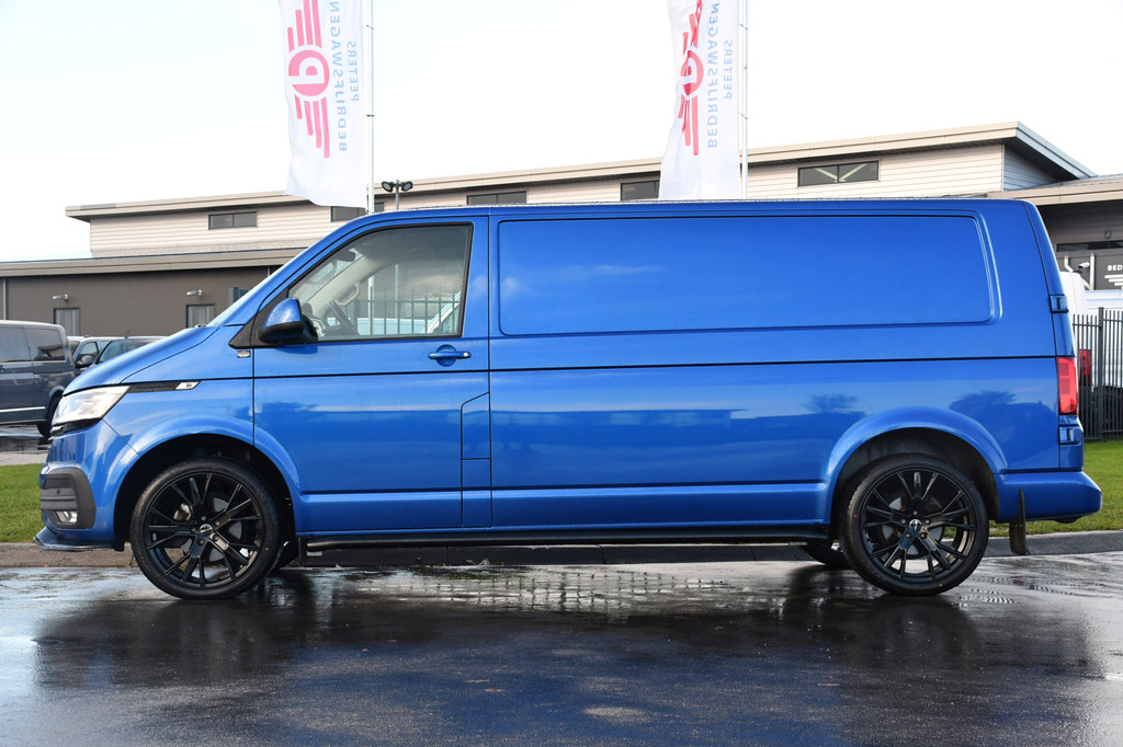 Volkswagen Transporter 2.0 TDI L2H1 Bulli Edition Adaptieve Cruise, Camera, Carplay, LED, Stoelverwarming, Trekhaak, Multimedia, 150pk, Automaat, Standkachel, Uniek! 9