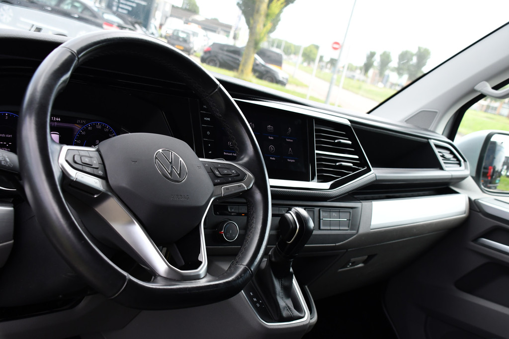 Volkswagen Transporter 2.0 TDI L2H1 Bulli Virtual, Adaptieve Cruise, Camera, Carplay, NAVI, LED, 150pk, Sensoren, Automaat, Uniek! 12