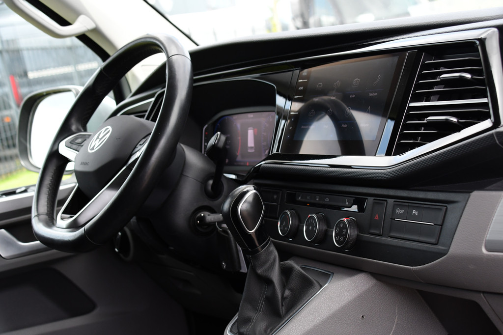 Volkswagen Transporter 2.0 TDI L2H1 Bulli Virtual, Adaptieve Cruise, Camera, Carplay, NAVI, LED, 150pk, Sensoren, Automaat, Uniek! 14