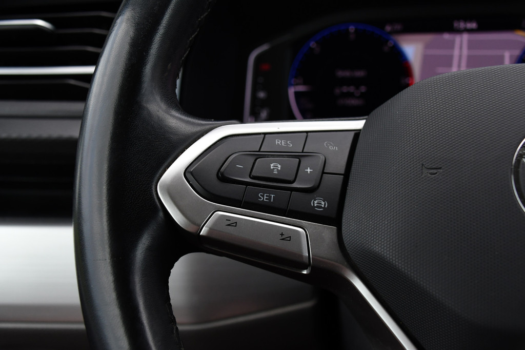 Volkswagen Transporter 2.0 TDI L2H1 Bulli Virtual, Adaptieve Cruise, Camera, Carplay, NAVI, LED, 150pk, Sensoren, Automaat, Uniek! 17