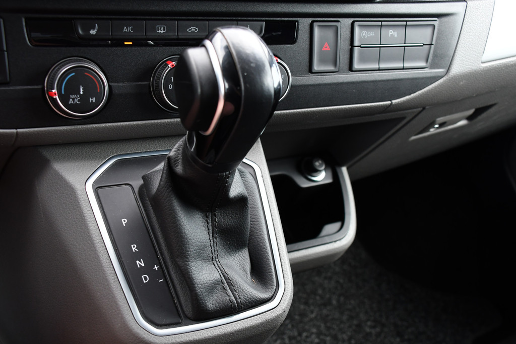 Volkswagen Transporter 2.0 TDI L2H1 Bulli Virtual, Adaptieve Cruise, Camera, Carplay, NAVI, LED, 150pk, Sensoren, Automaat, Uniek! 19