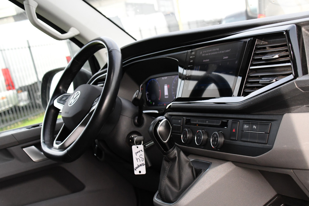 Volkswagen Transporter 2.0 TDI L2H1 Bulli Virtual, Adaptieve Cruise, Carplay, Camera, 150pk, 2 x Schuifdeur, LED, Multimedia, Uniek! 13