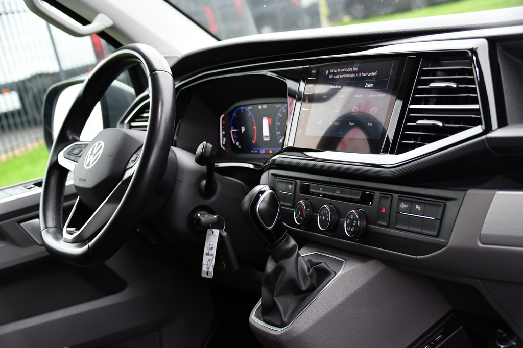 Volkswagen Transporter 2.0 TDI L2H1 Bulli Virtual, Cruise, Carplay, Automaat, Multimedia, Sensoren, 150PK, Trekhaak, LED, UNIEK! 12