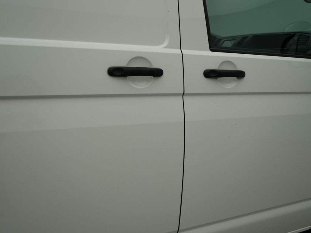 Volkswagen Transporter 2.0 TDI L2H1 Comfortline 75Kw | Navigatie | Achteruitrijcamera | Appconnect |trekhaak 21