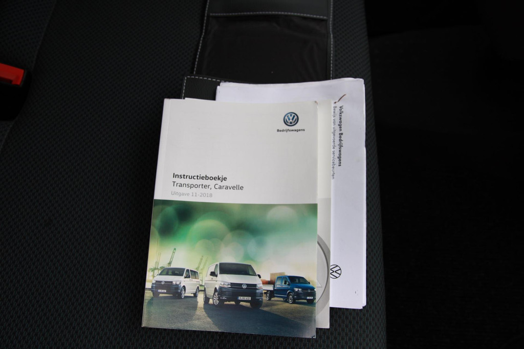 Volkswagen Transporter 2.0 TDI L2H1 Comfortline / App Connect / Trekhaak / Navi / cruise / Imperiaal 13