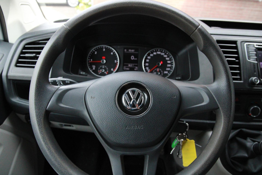 Volkswagen Transporter 2.0 TDI L2H1 Comfortline / App Connect / Trekhaak / Navi / cruise / Imperiaal 16