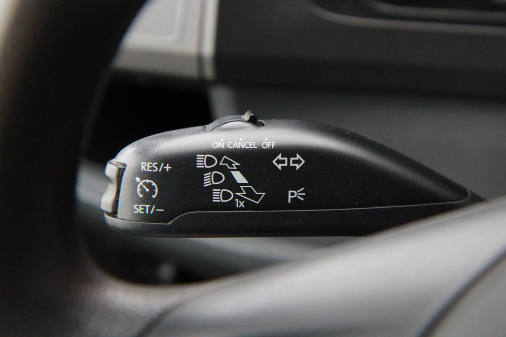 Volkswagen Transporter 2.0 TDI L2H1 Comfortline / App Connect / Trekhaak / Navi / cruise / Imperiaal 17