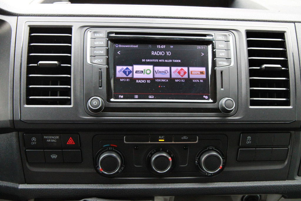 Volkswagen Transporter 2.0 TDI L2H1 Comfortline / App Connect / Trekhaak / Navi / cruise / Imperiaal 20