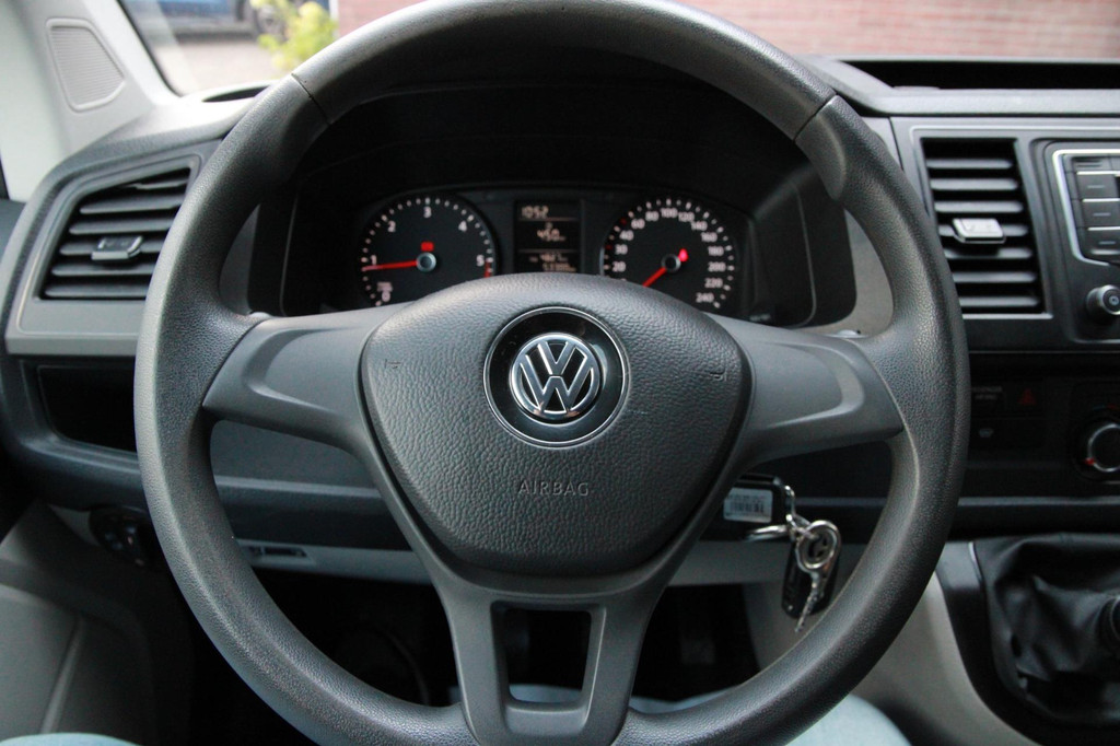 Volkswagen Transporter 2.0 TDI L2H1 Comfortline / Trekhaak / Imperiaal / Cruise / 3 zits 16
