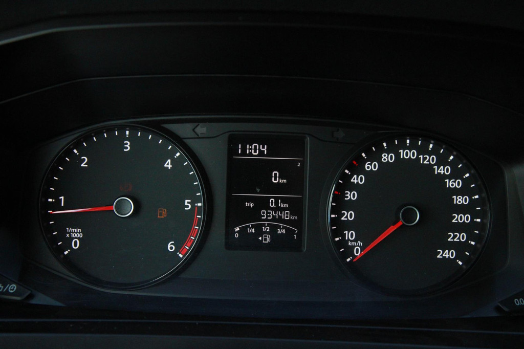 Volkswagen Transporter 2.0 TDI L2H1 Cruise / Voorruitverwarming / Airco / 3 zits 14