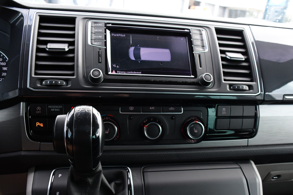 Volkswagen Transporter 2.0 TDI L2H1 DC 4Motion Highline Adaptieve Cruise, LED, 204pk, Automaat, 4x4, Leder, Multimedia, 2 x Schuifdeur, Sensoren, Uniek! 16