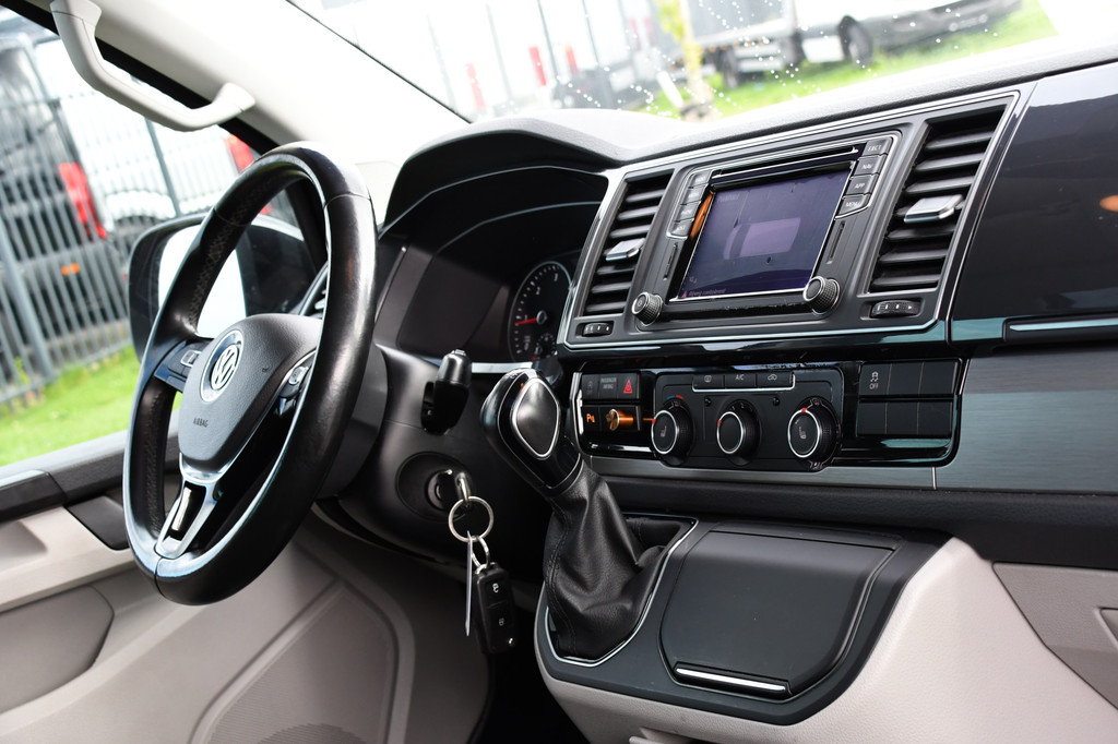 Volkswagen Transporter 2.0 TDI L2H1 DC 4Motion Highline Adaptieve Cruise, LED, 204pk, Automaat, 4x4, Leder, Multimedia, 2 x Schuifdeur, Sensoren, Uniek! 18