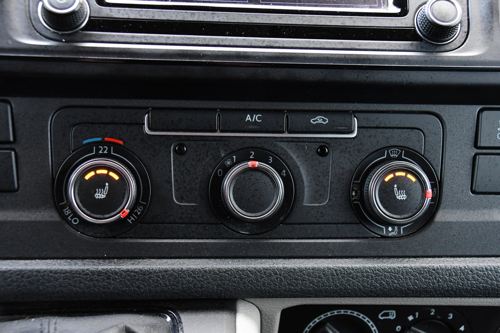 Volkswagen Transporter 2.0 TDI L2H1 DC 4Motion Highline Black Edition Camera, Cruise, Automaat, Multimedia, 204Pk, 2 x schuifdeur, LED, Uniek! 19