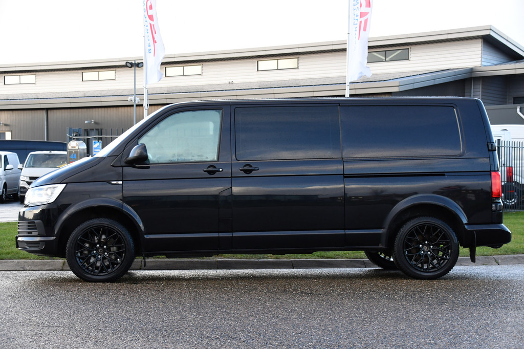 Volkswagen Transporter 2.0 TDI L2H1 DC 4Motion Highline Black Edition Camera, Cruise, Automaat, Multimedia, 204Pk, 2 x schuifdeur, LED, Uniek! 9