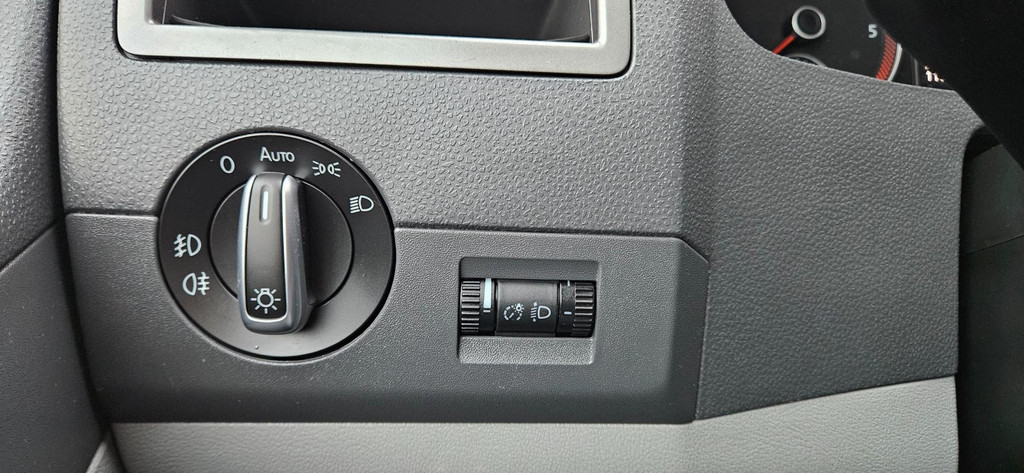 Volkswagen Transporter 2.0 TDI L2H1 DC Comfortline Dubbele Cabine! Mooie/Nette Bus! 140PK! 6-Zitplaatsen! 19