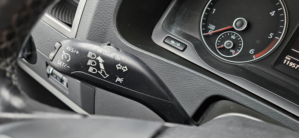 Volkswagen Transporter 2.0 TDI L2H1 DC Comfortline Dubbele Cabine! Mooie/Nette Bus! 140PK! 6-Zitplaatsen! 21