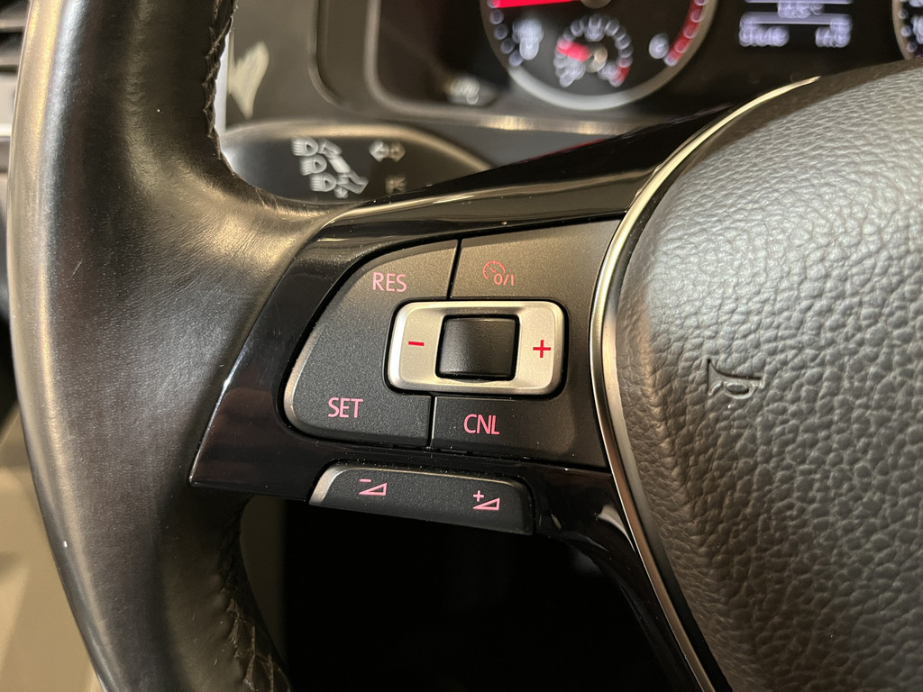 Volkswagen Transporter 2.0 TDI L2H1 DC Dubbel Cabine 204 PK Automaat / Schuifdeur L + R / Airco / Cruise Control / CarPlay / Trekhaak / Camera / Leder / Navigatie 14