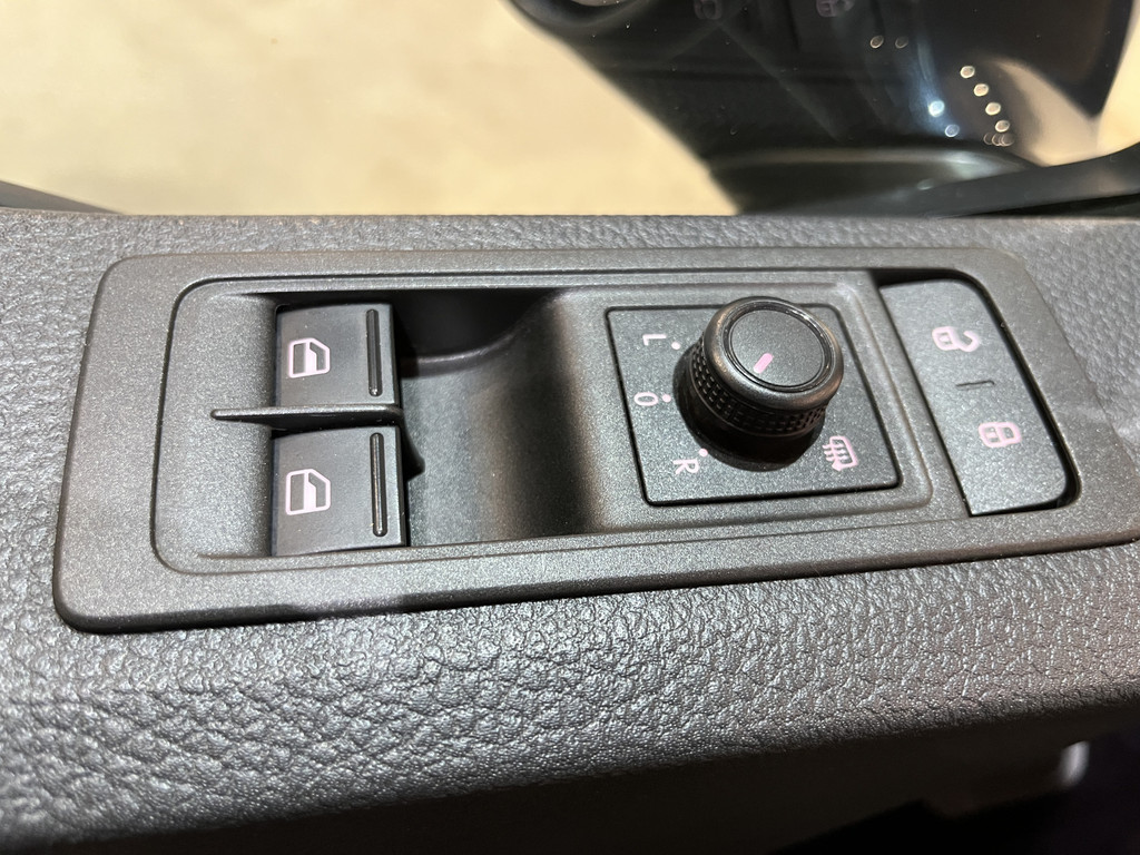 Volkswagen Transporter 2.0 TDI L2H1 DC Dubbel Cabine 204 PK Automaat / Schuifdeur L + R / Airco / Cruise Control / CarPlay / Trekhaak / Camera / Leder / Navigatie 15