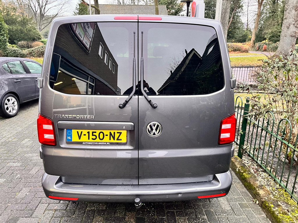 Volkswagen Transporter 2.0 TDI L2H1 DC Highline 11