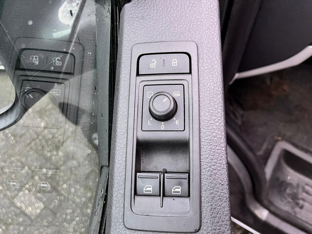 Volkswagen Transporter 2.0 TDI L2H1 DC Highline 19