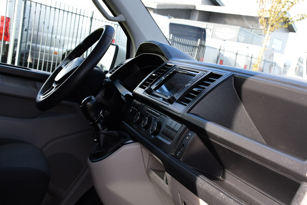 Volkswagen Transporter 2.0 TDI L2H1 DC PB Edition Carplay, Trekhaak, Airco, 150pk, Multimedia, Euro 6,Uniek! 14