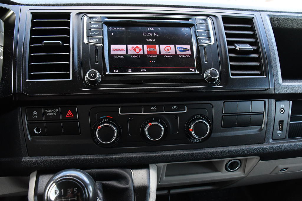 Volkswagen Transporter 2.0 TDI L2H1 DC PB Edition Carplay, Trekhaak, Airco, 150pk, Multimedia, Euro 6,Uniek! 18