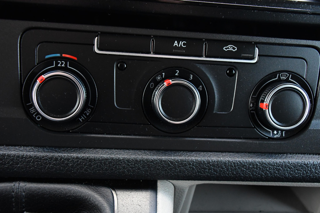 Volkswagen Transporter 2.0 TDI L2H1 DC PB Edition Carplay, Trekhaak, Airco, 150pk, Multimedia, Euro 6,Uniek! 19