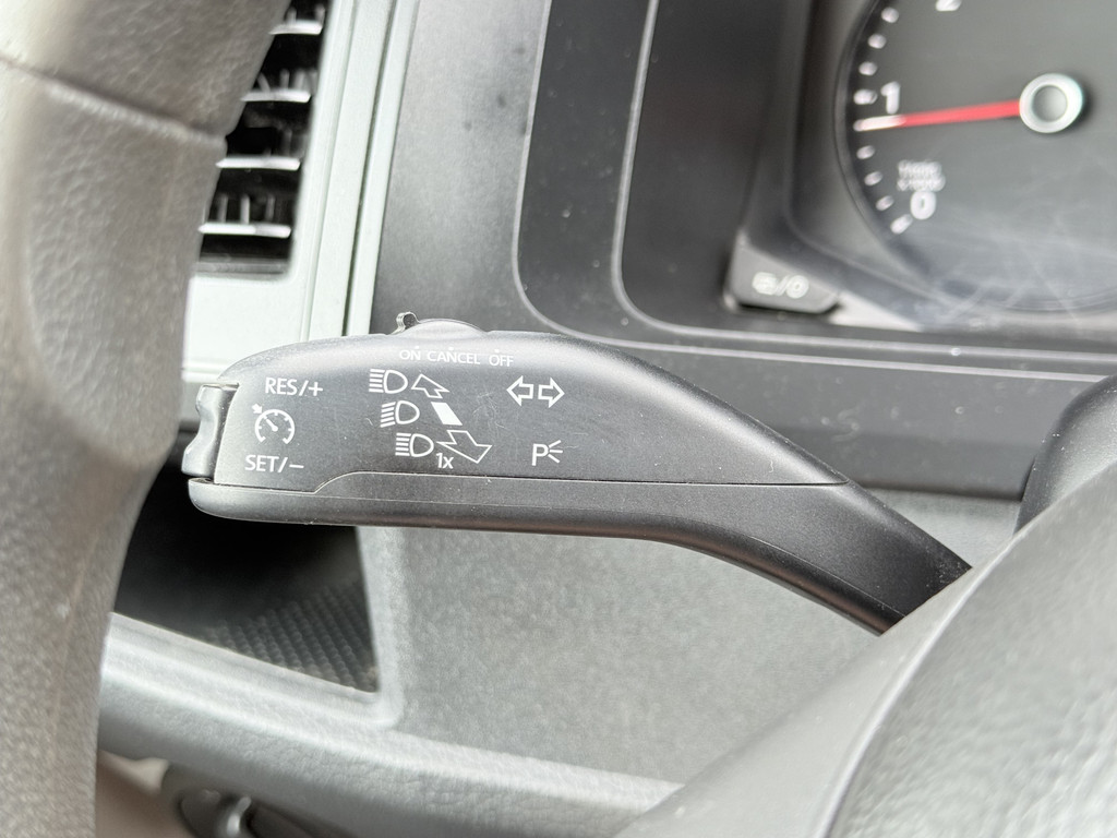 Volkswagen Transporter 2.0 TDI / L2H1 / DUBBELE CABINE / 1e EIG. / TREKHAAK / AIRCO / CRUISE / SIDEBARS 10