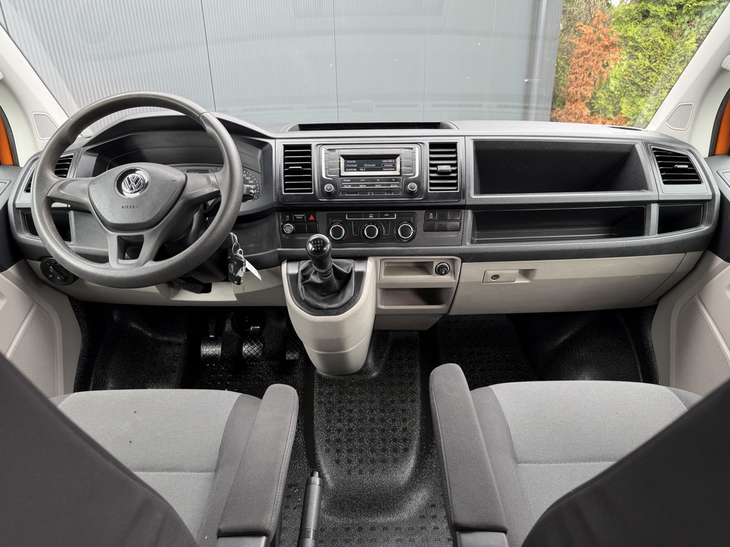 Volkswagen Transporter 2.0 TDI / L2H1 / DUBBELE CABINE / 1e EIG. / TREKHAAK / AIRCO / CRUISE / SIDEBARS 7