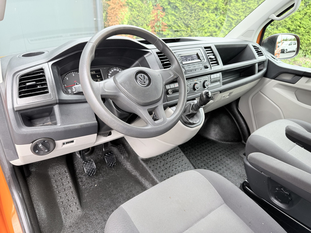 Volkswagen Transporter 2.0 TDI / L2H1 / DUBBELE CABINE / 1e EIG. / TREKHAAK / AIRCO / CRUISE / SIDEBARS 8