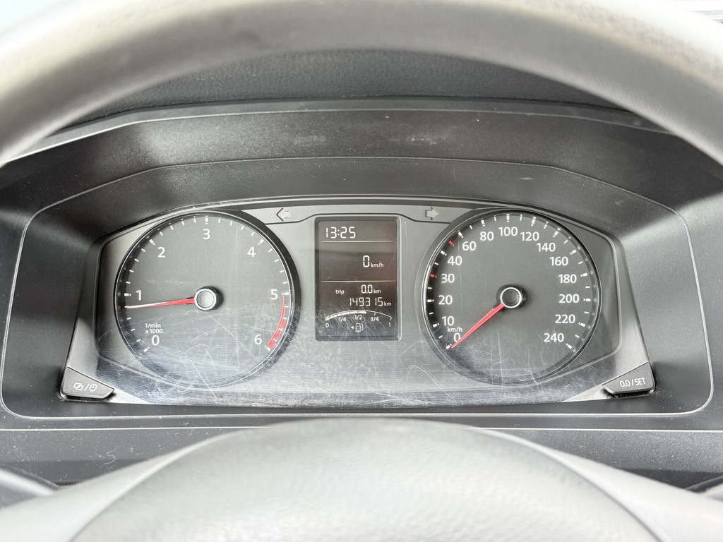 Volkswagen Transporter 2.0 TDI / L2H1 / DUBBELE CABINE / 1e EIG. / TREKHAAK / AIRCO / CRUISE / SIDEBARS 9