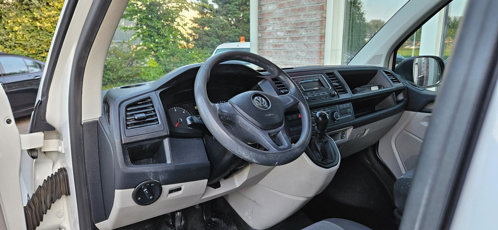 Volkswagen Transporter 2.0 TDI L2H1 Economy Trekhaak! Airco! NAP! Lang! Leuke Bus! 10
