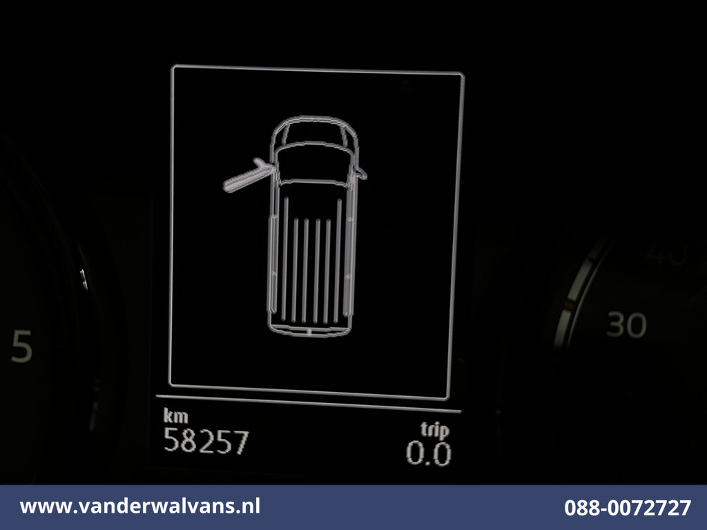 Volkswagen Transporter 2.0 TDI L2H1 Euro6 Airco | Apple Carplay | Android Auto | Trekhaak | Cruisecontrol Parkeersensoren 18
