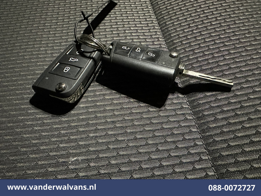 Volkswagen Transporter 2.0 TDI L2H1 Euro6 Airco | Imperiaal | Omvormer | Camera | Cruisecontrol | Trekhaak | Apple Carplay Android Auto, Parkeersensoren 18
