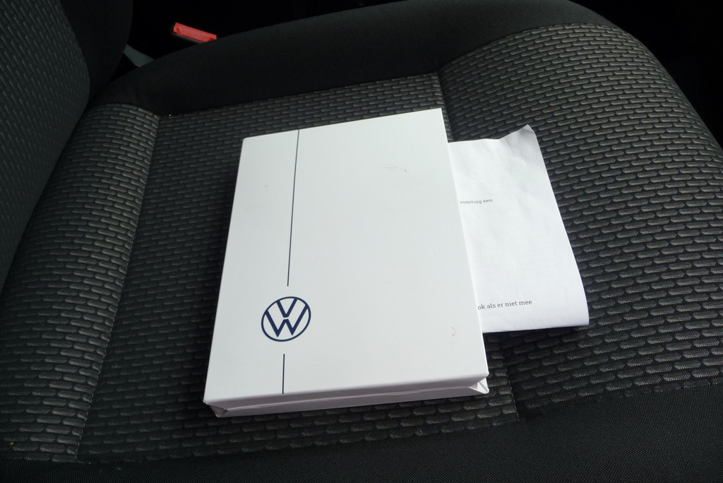 Volkswagen Transporter 2.0 TDI L2H1 Highline Autm. 204pk 2 schuifdeuren , achterdeuren BPM vrij 13