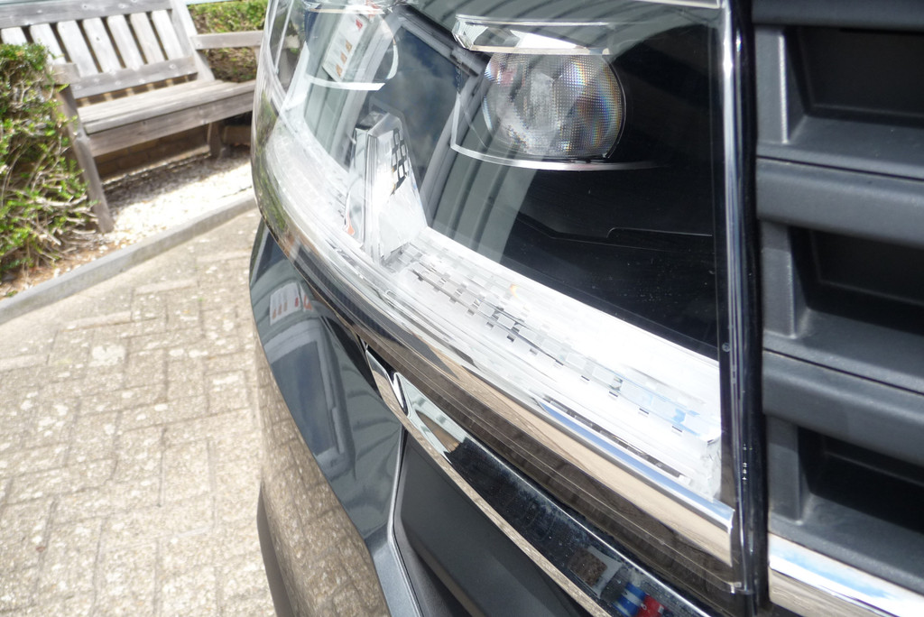 Volkswagen Transporter 2.0 TDI L2H1 Highline Autm. 204pk 2 schuifdeuren , achterdeuren BPM vrij 17