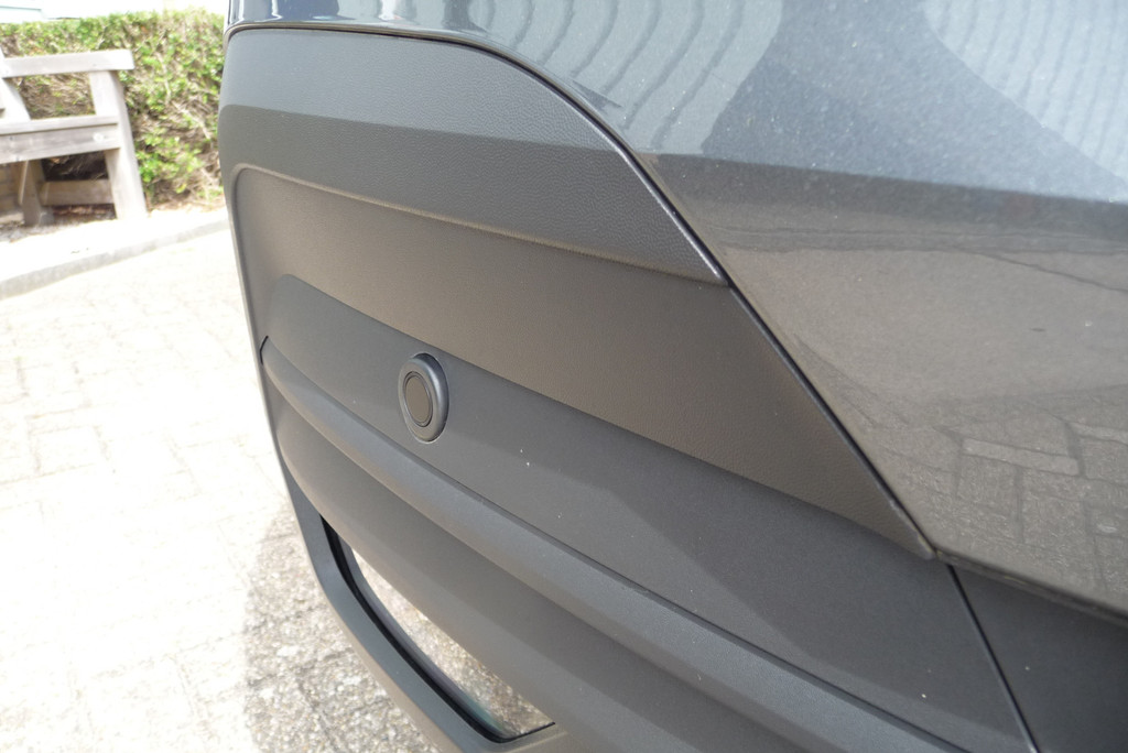 Volkswagen Transporter 2.0 TDI L2H1 Highline Autm. 204pk 2 schuifdeuren , achterdeuren BPM vrij 18