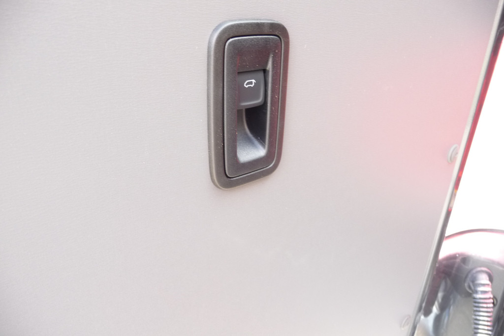 Volkswagen Transporter 2.0 TDI L2H1 Highline Autm. 204pk 2 schuifdeuren , achterdeuren BPM vrij 8