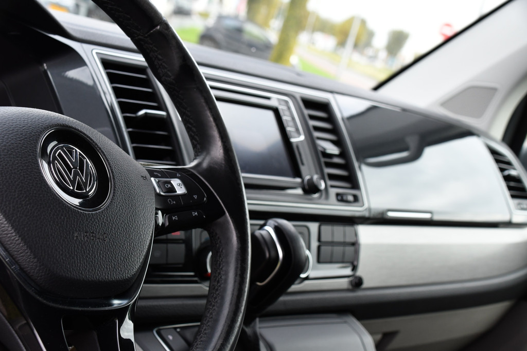 Volkswagen Transporter 2.0 TDI L2H1 PB Edition Adaptieve Cruise, LED, 150pk, Carplay, Sensoren, Trekhaak, Automaat, multimedia, Uniek! 15