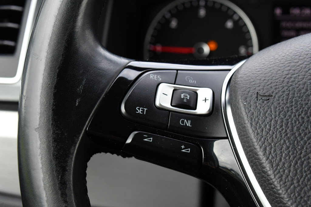 Volkswagen Transporter 2.0 TDI L2H1 PB Edition Adaptieve Cruise, LED, 150pk, Carplay, Sensoren, Trekhaak, Automaat, multimedia, Uniek! 19